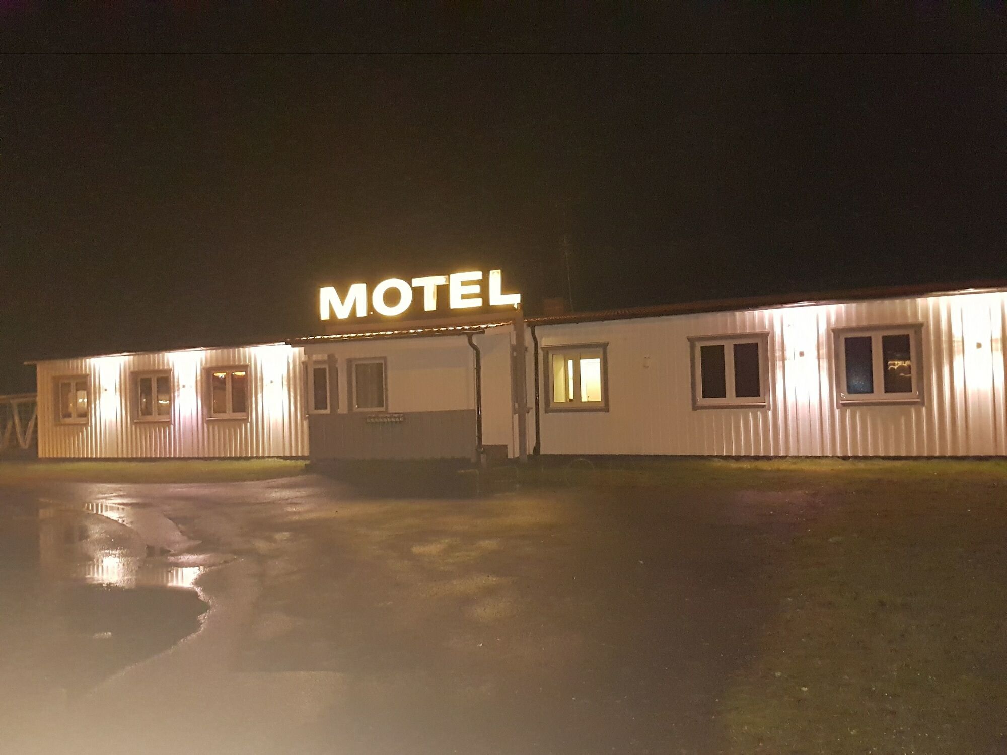 Motoristen Vara Zewnętrze zdjęcie